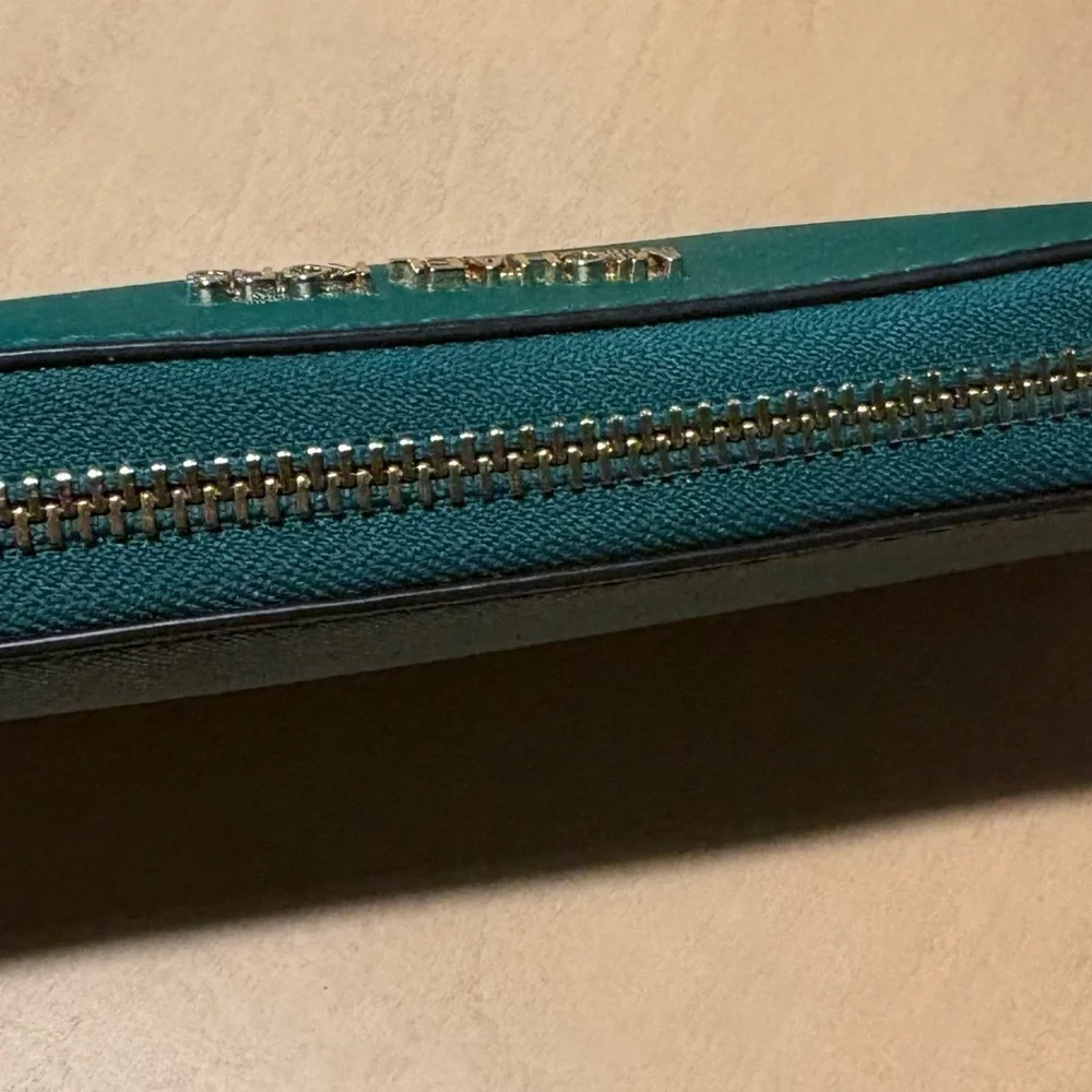 Michael Kors Jet Set Travel Large Saffiano Leather Quarter-Zip Wallet